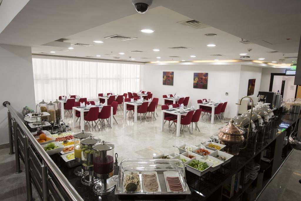 The Town Hotel Doha Eksteriør bilde