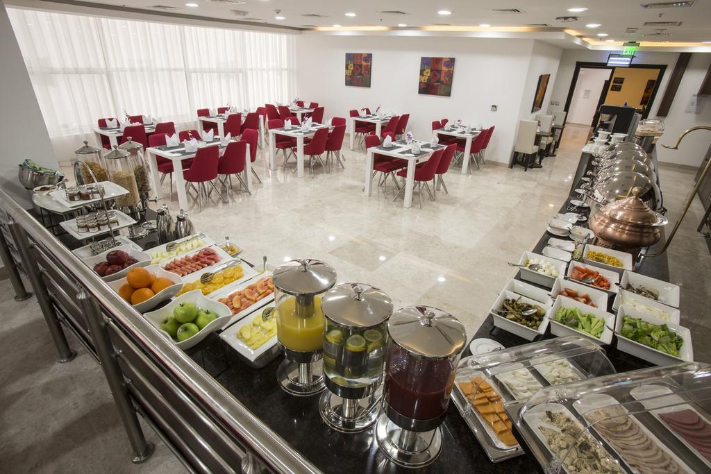 The Town Hotel Doha Eksteriør bilde