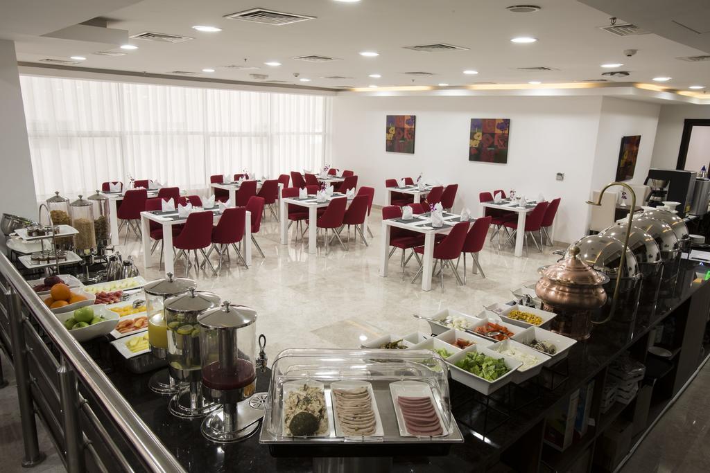 The Town Hotel Doha Eksteriør bilde
