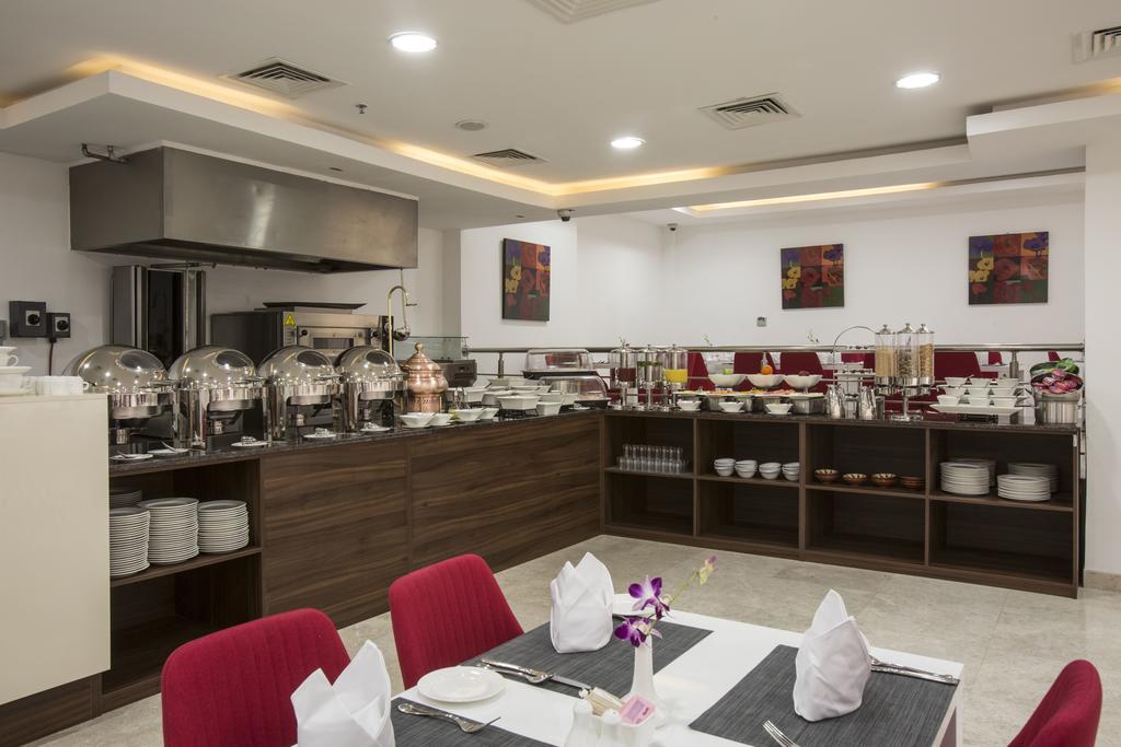 The Town Hotel Doha Eksteriør bilde
